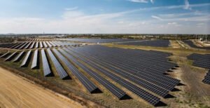 hungary-mol-Algyo-solar-park-battery